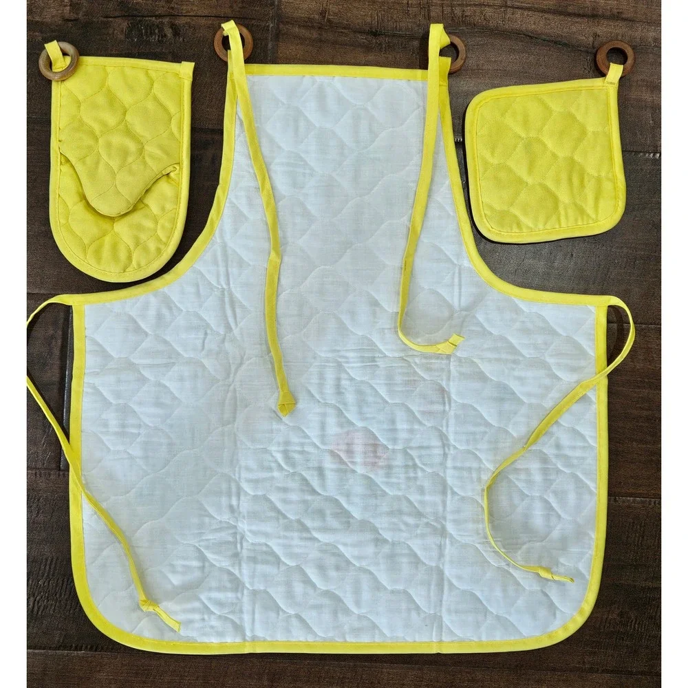 RARE VTG 77 Cottagecore Corning Ware Wild Flower Quilted Apron-Pot Holder Set 3